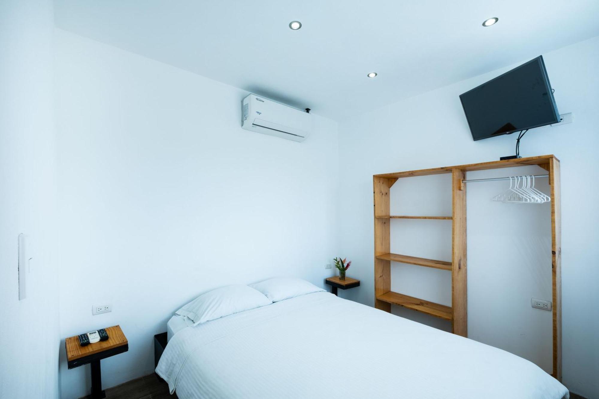 Hotel Bamboo Jacó Extérieur photo