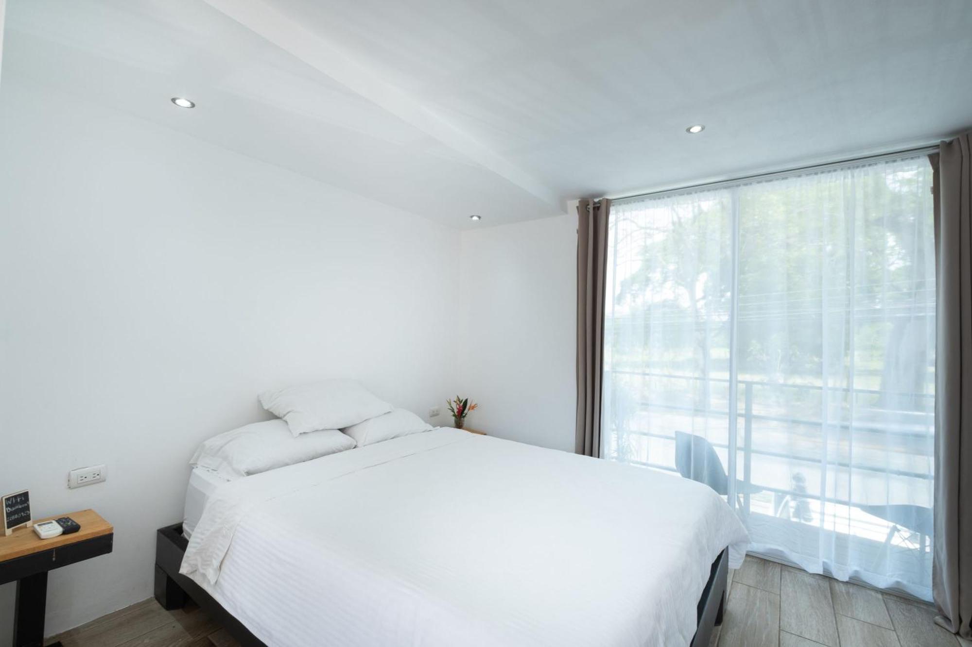 Hotel Bamboo Jacó Extérieur photo
